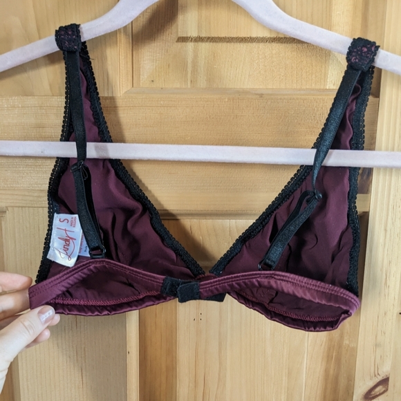 Modcloth satin and lace triangle bralette - Picture 3 of 3
